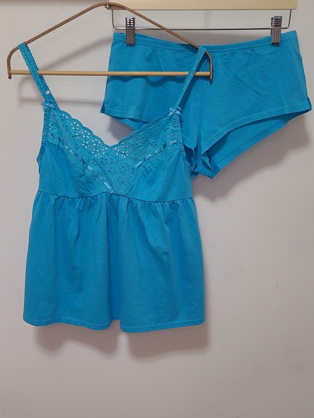 New VS Eyelet Cotton Set
